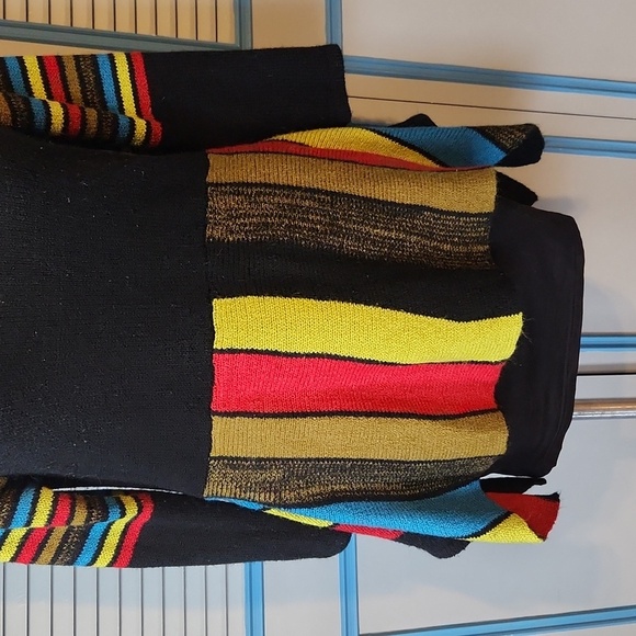 Kaktus Colorful Striped Asymmetrical Sweater - Picture 5 of 12